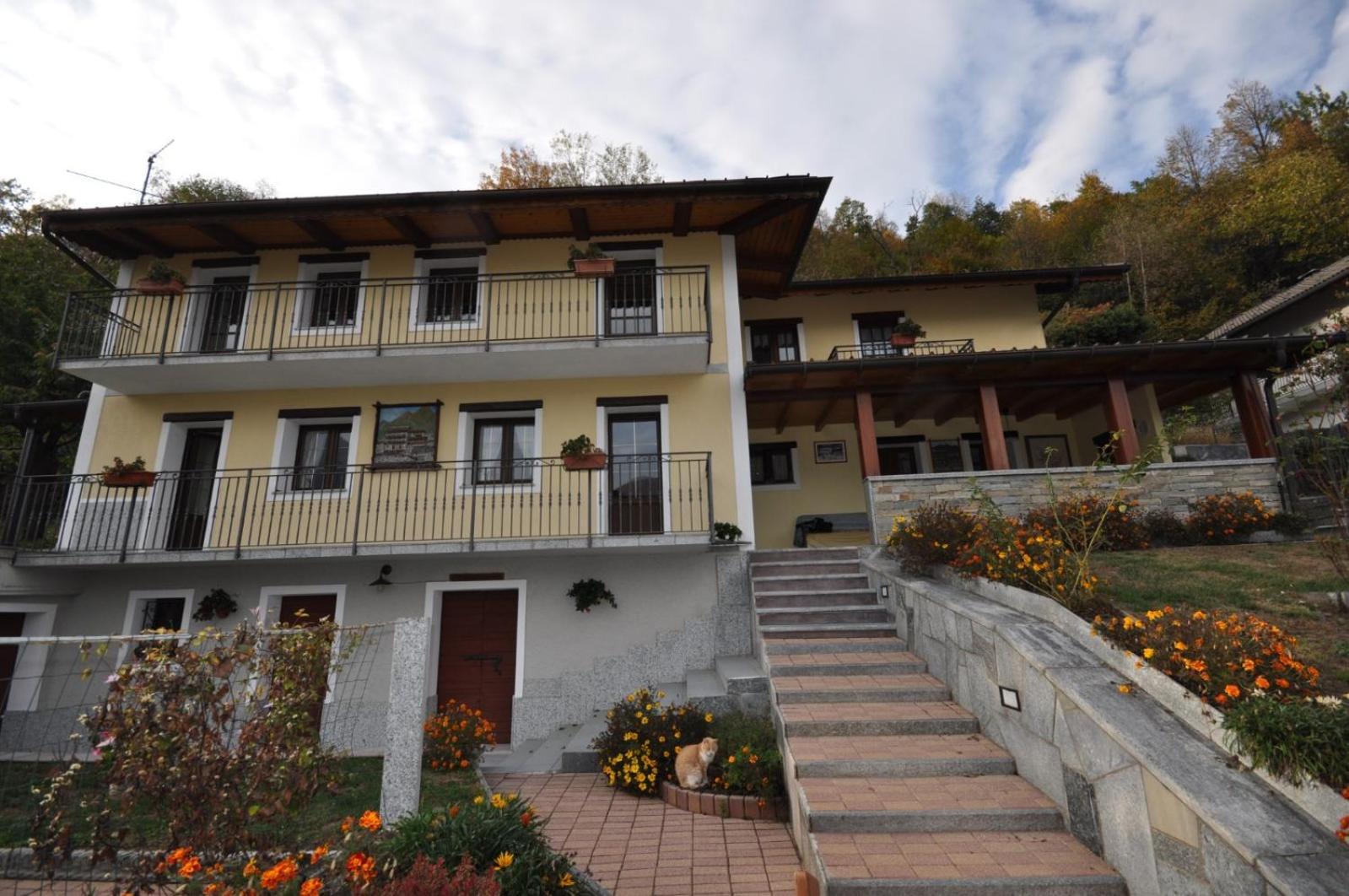 Cat Marvei Apartman Villadossola Kültér fotó